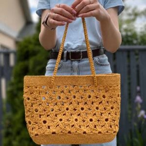 5D14DAD5-1B13-4FC3-AEE0-2E2D1E94FE6D Сумка Flora Bag з рафії з ажурним квітковим візерунком